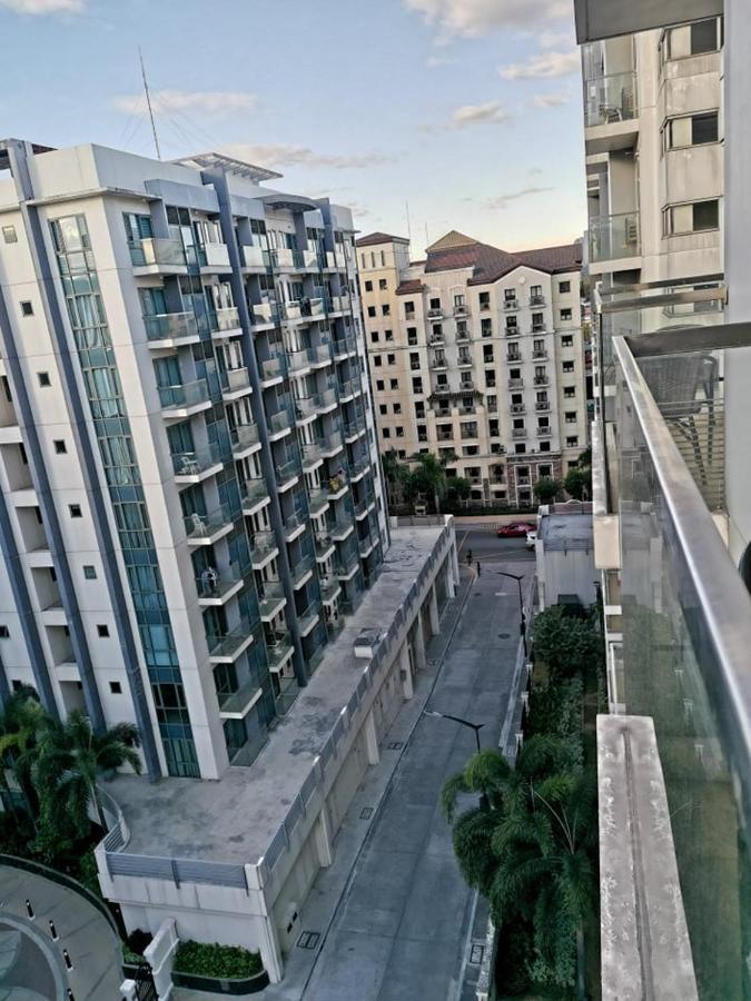 Palm Tree Villas Pasay Exteriör bild