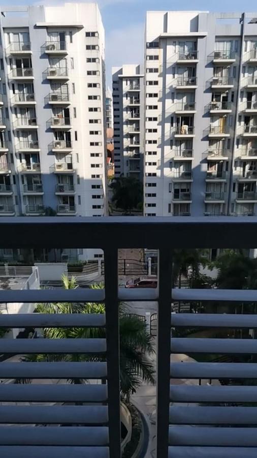 Palm Tree Villas Pasay Exteriör bild