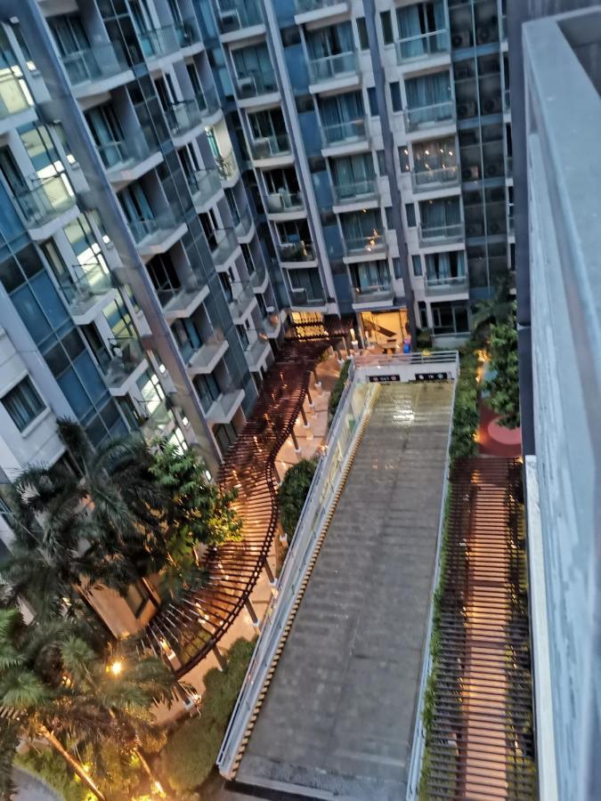 Palm Tree Villas Pasay Exteriör bild