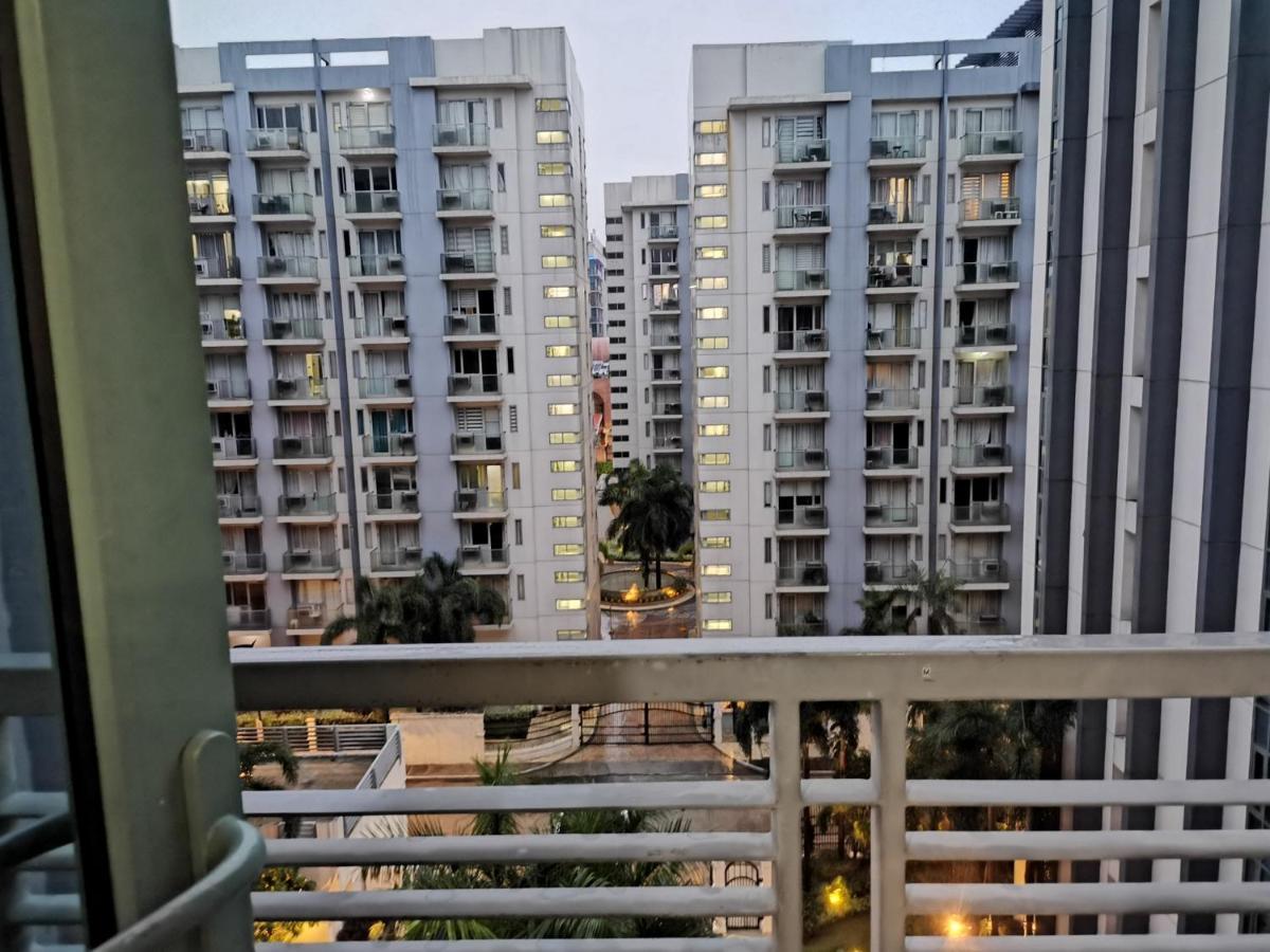 Palm Tree Villas Pasay Exteriör bild