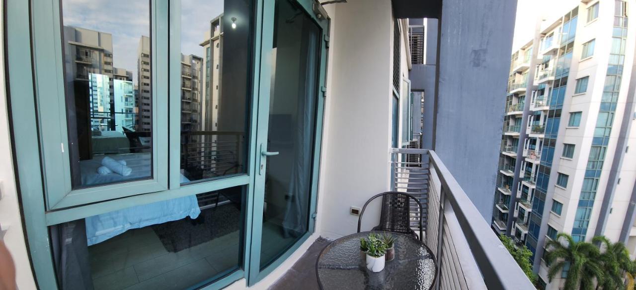 Palm Tree Villas Pasay Exteriör bild