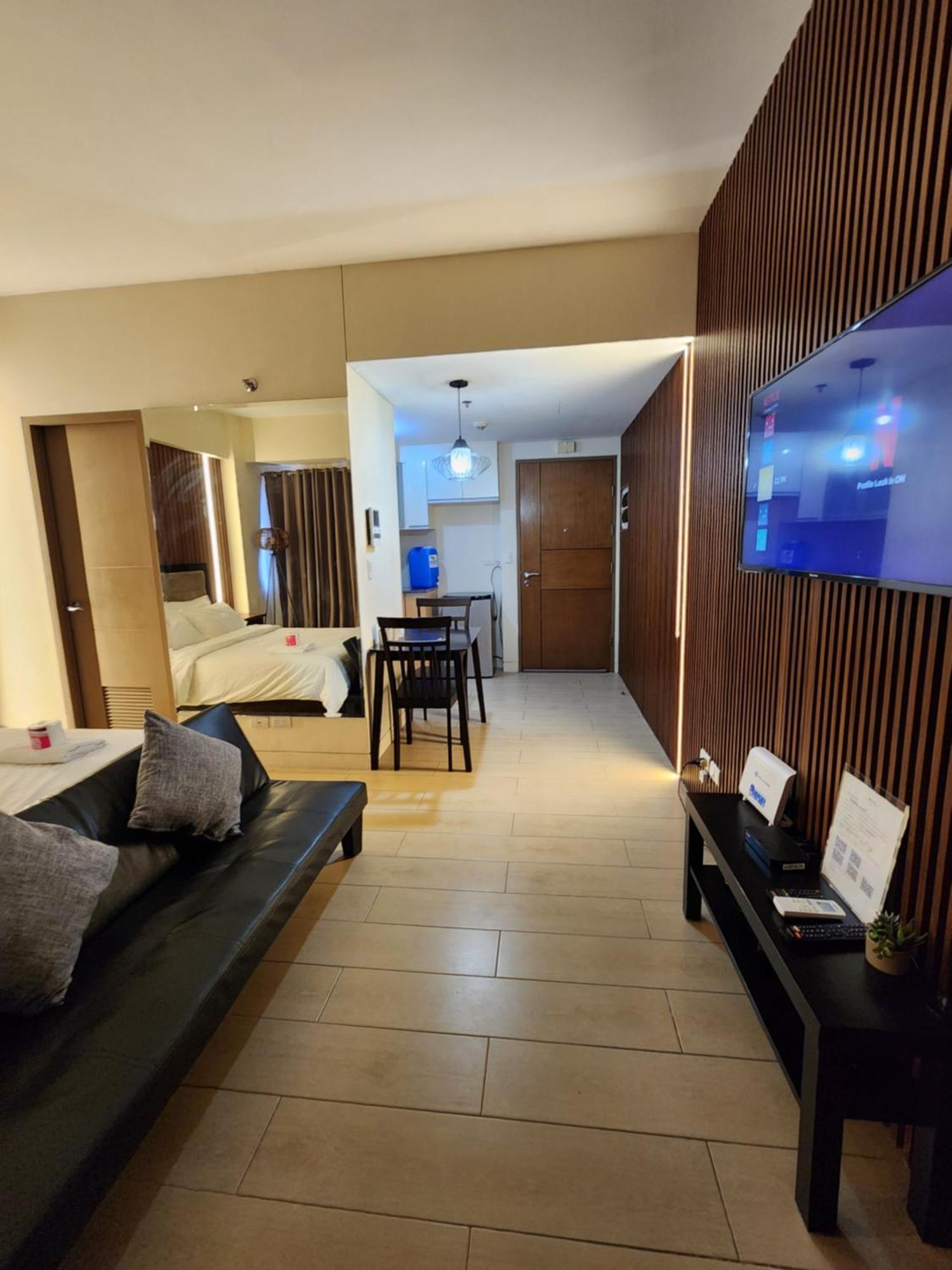 Palm Tree Villas Pasay Exteriör bild